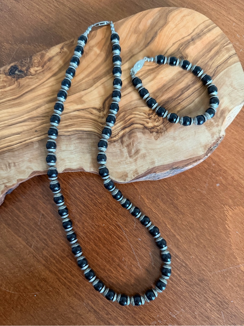 Source Unknown Black and Silver Beaded Necklace and Bracelet Set
